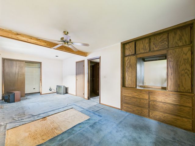 2404 Sigwalt Street, Rolling Meadows, IL 60008
