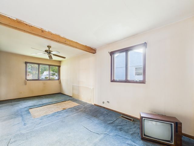 2404 Sigwalt Street, Rolling Meadows, IL 60008