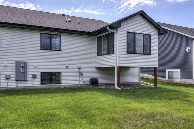 4852 Waylon Street, Eau Claire, WI 54703