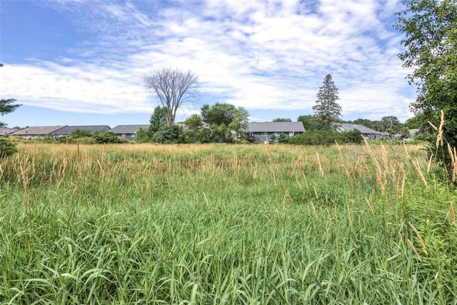 4852 Waylon Street, Eau Claire, WI 54703