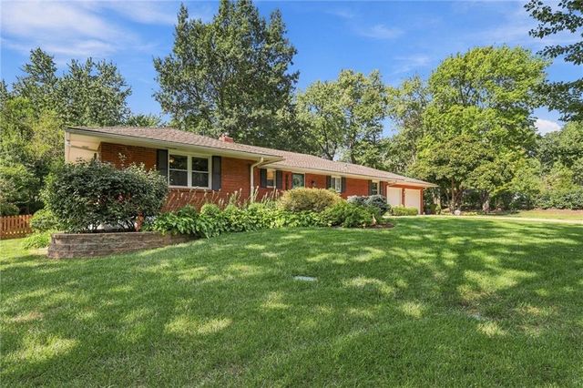 9500 Meadow Lane, Leawood, KS 66206