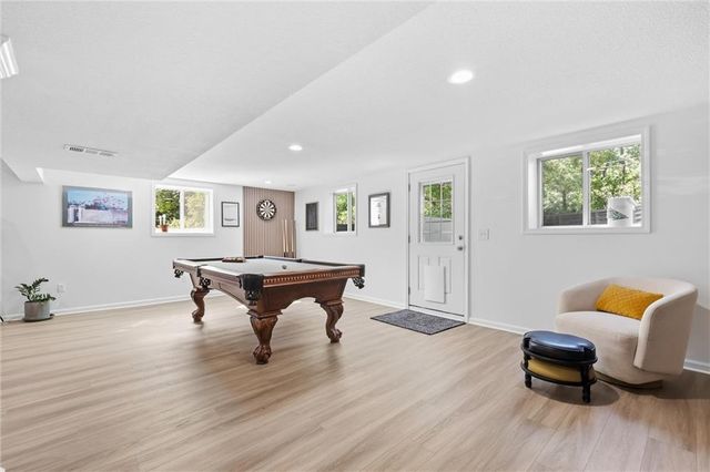 9500 Meadow Lane, Leawood, KS 66206