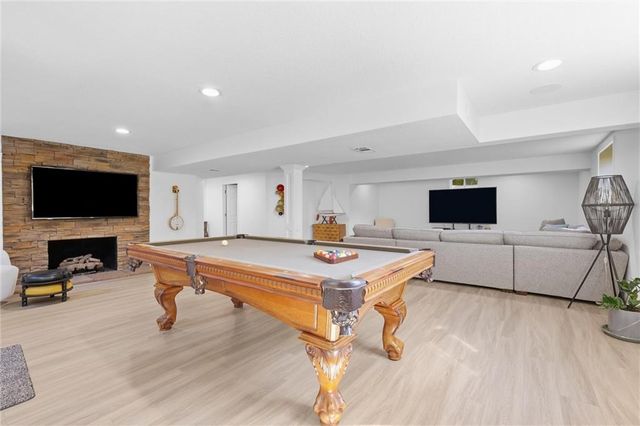 9500 Meadow Lane, Leawood, KS 66206