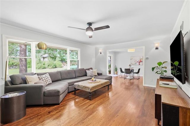 9500 Meadow Lane, Leawood, KS 66206