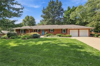 9500 Meadow Lane, Leawood, KS 66206