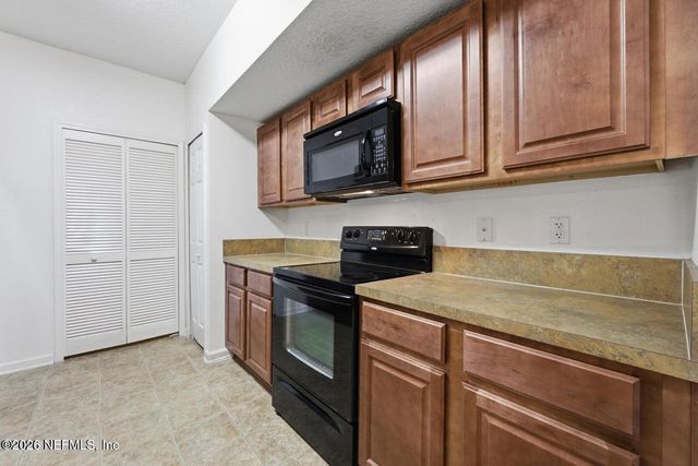3680 KIRKPATRICK Circle 4, Jacksonville, FL 32210