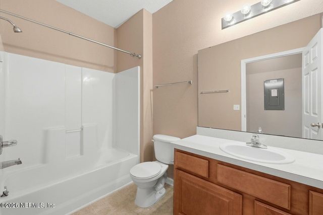 3680 KIRKPATRICK Circle 4, Jacksonville, FL 32210