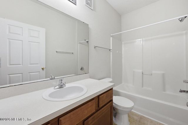 3680 KIRKPATRICK Circle 4, Jacksonville, FL 32210