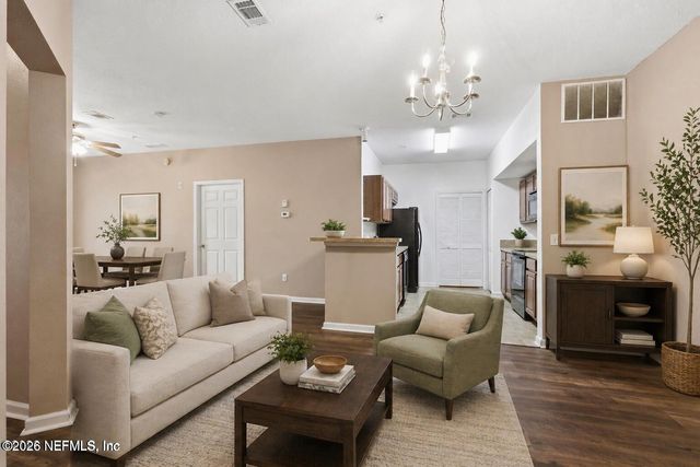 3680 KIRKPATRICK Circle 4, Jacksonville, FL 32210