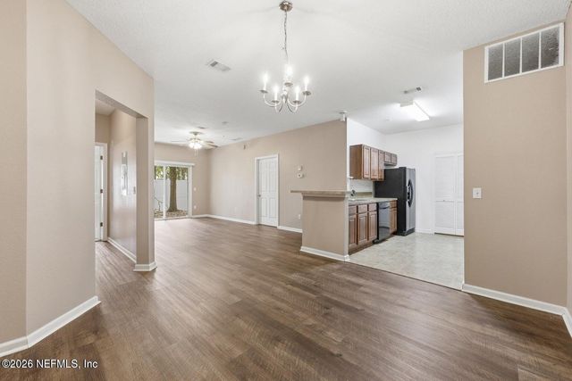 3680 KIRKPATRICK Circle 4, Jacksonville, FL 32210