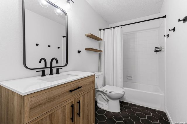 2871 BURNING ROCK ST, San Antonio, TX 78247