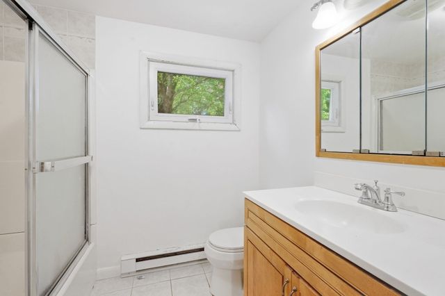 202 Glenoak Dr, Springfield, MA 01129