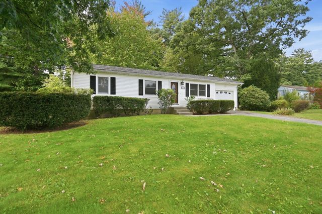 202 Glenoak Dr, Springfield, MA 01129