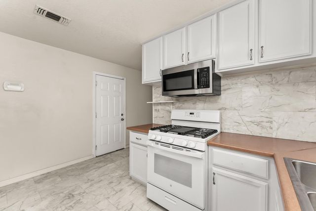 3611 23rd Ave, Sacramento, CA 95820
