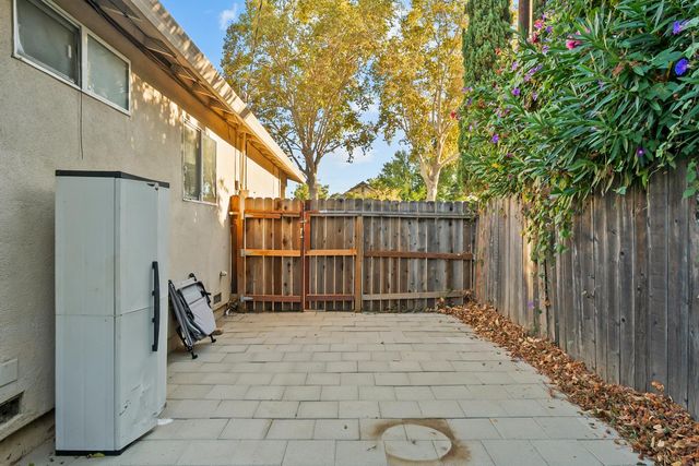 3611 23rd Ave, Sacramento, CA 95820