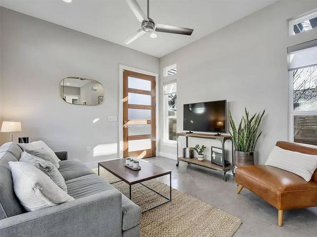 2709 E 3rd ST 2, Austin, TX 78702