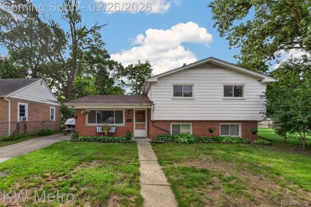 348 E Evelyn Avenue, Hazel Park, MI 48030