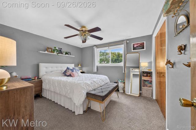 348 E Evelyn Avenue, Hazel Park, MI 48030