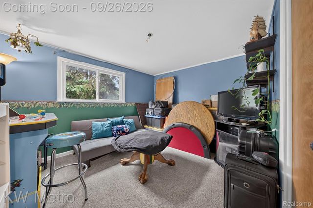 348 E Evelyn Avenue, Hazel Park, MI 48030