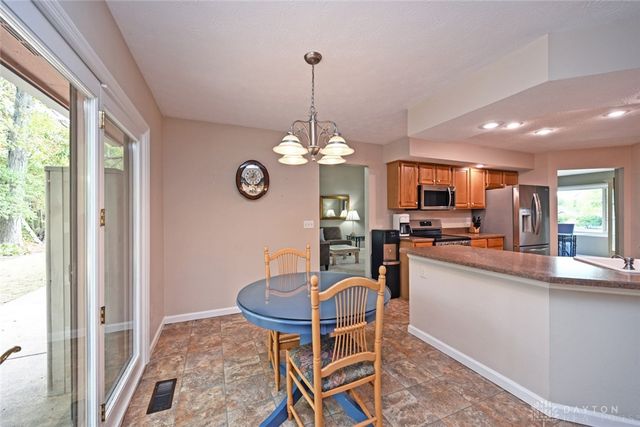 65 Artesian Court, Springboro, OH 45066