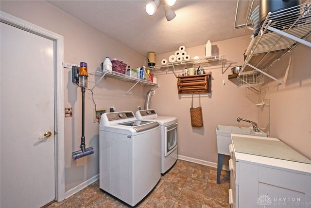 65 Artesian Court, Springboro, OH 45066