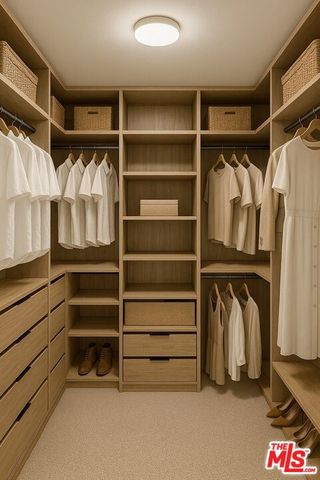 7320 Hawthorn Avenue 207, Los Angeles, CA 90046