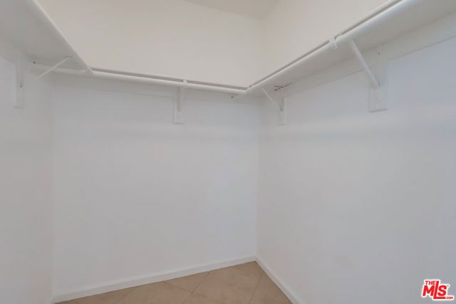 7320 Hawthorn Avenue 207, Los Angeles, CA 90046