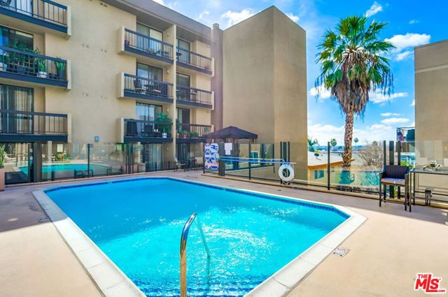 7320 Hawthorn Avenue 207, Los Angeles, CA 90046