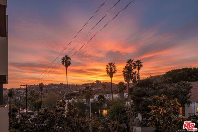 7320 Hawthorn Avenue 207, Los Angeles, CA 90046