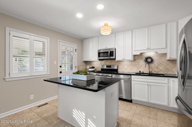 214 Brunswick Rd, Louisville, KY 40207