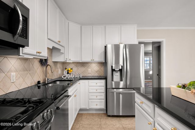 214 Brunswick Rd, Louisville, KY 40207