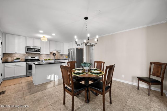 214 Brunswick Rd, Louisville, KY 40207