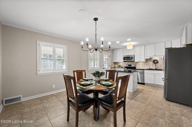 214 Brunswick Rd, Louisville, KY 40207