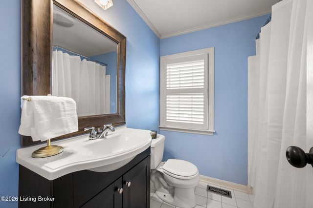 214 Brunswick Rd, Louisville, KY 40207