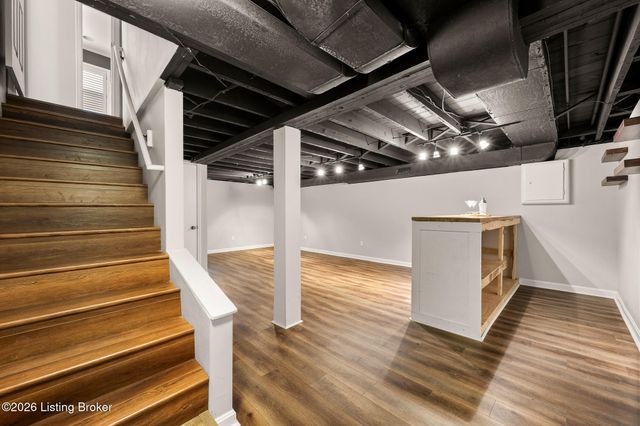 214 Brunswick Rd, Louisville, KY 40207