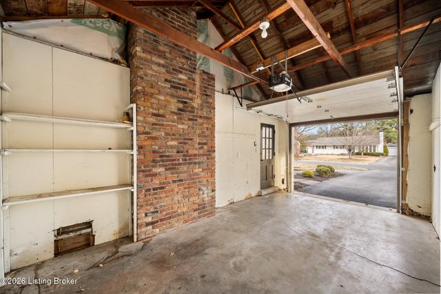 214 Brunswick Rd, Louisville, KY 40207