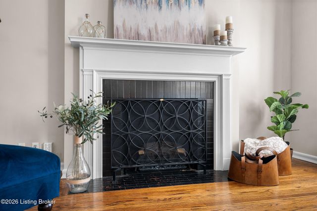 214 Brunswick Rd, Louisville, KY 40207