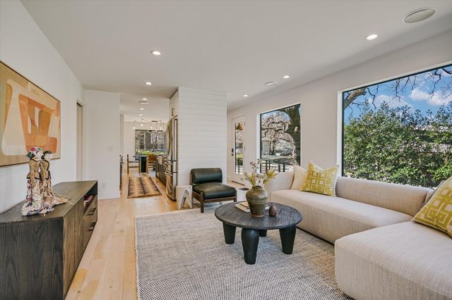 1620 W 10th ST, Austin, TX 78703