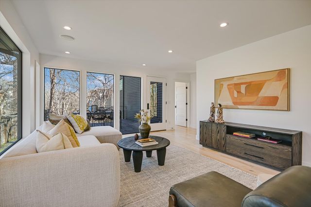 1620 W 10th ST, Austin, TX 78703