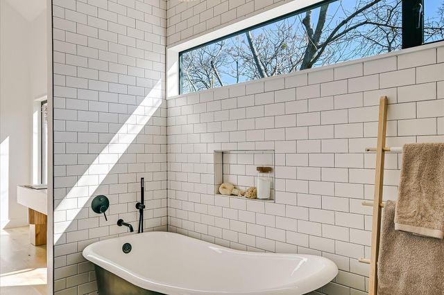 1620 W 10th ST, Austin, TX 78703