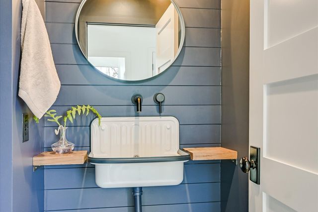 1620 W 10th ST, Austin, TX 78703