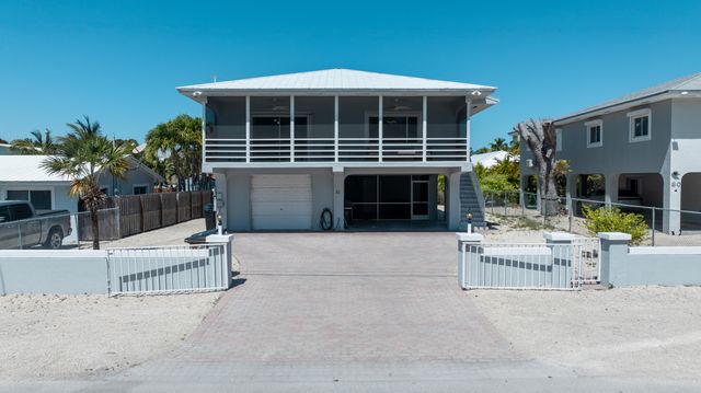 81 Marina Avenue, Key Largo, FL 33037