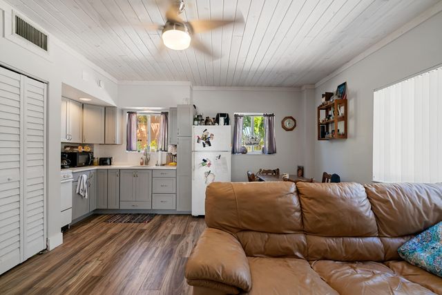 81 Marina Avenue, Key Largo, FL 33037