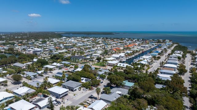 81 Marina Avenue, Key Largo, FL 33037