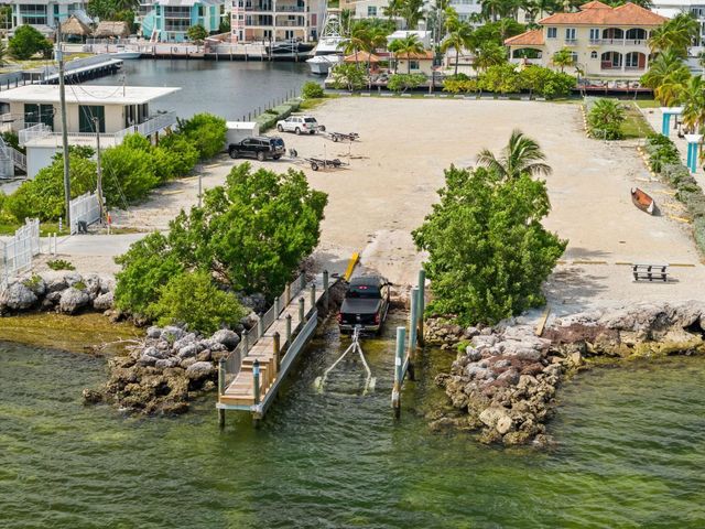 81 Marina Avenue, Key Largo, FL 33037