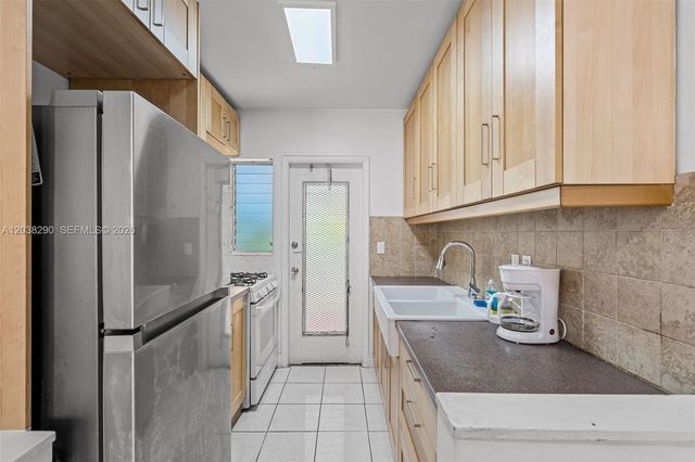7840 Harding Ave 3, Miami Beach, FL 33141