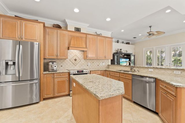 4 Castle Hill Way, Stuart, FL 34996