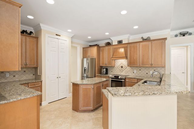 4 Castle Hill Way, Stuart, FL 34996