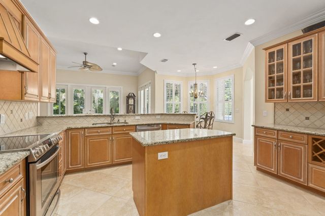 4 Castle Hill Way, Stuart, FL 34996