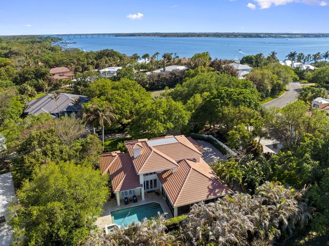 4 Castle Hill Way, Stuart, FL 34996